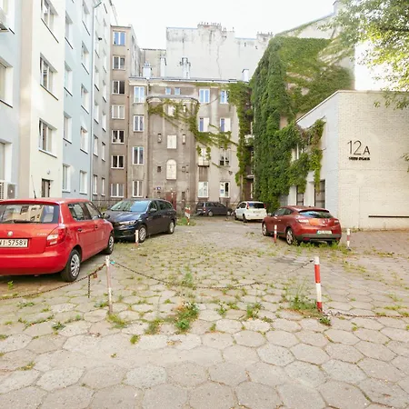 Wilcza 10 - Bezplatny Parking - Free Parking - Better Warszawa